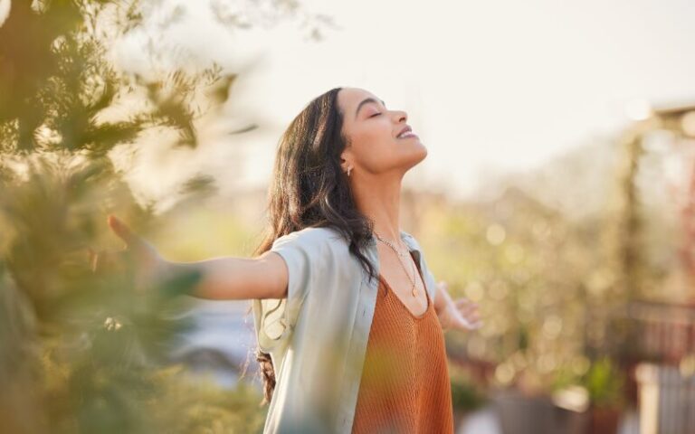 「手放す習慣で人生が変わる!幸せを引き寄せる3つのステップ」 | ミアビータ